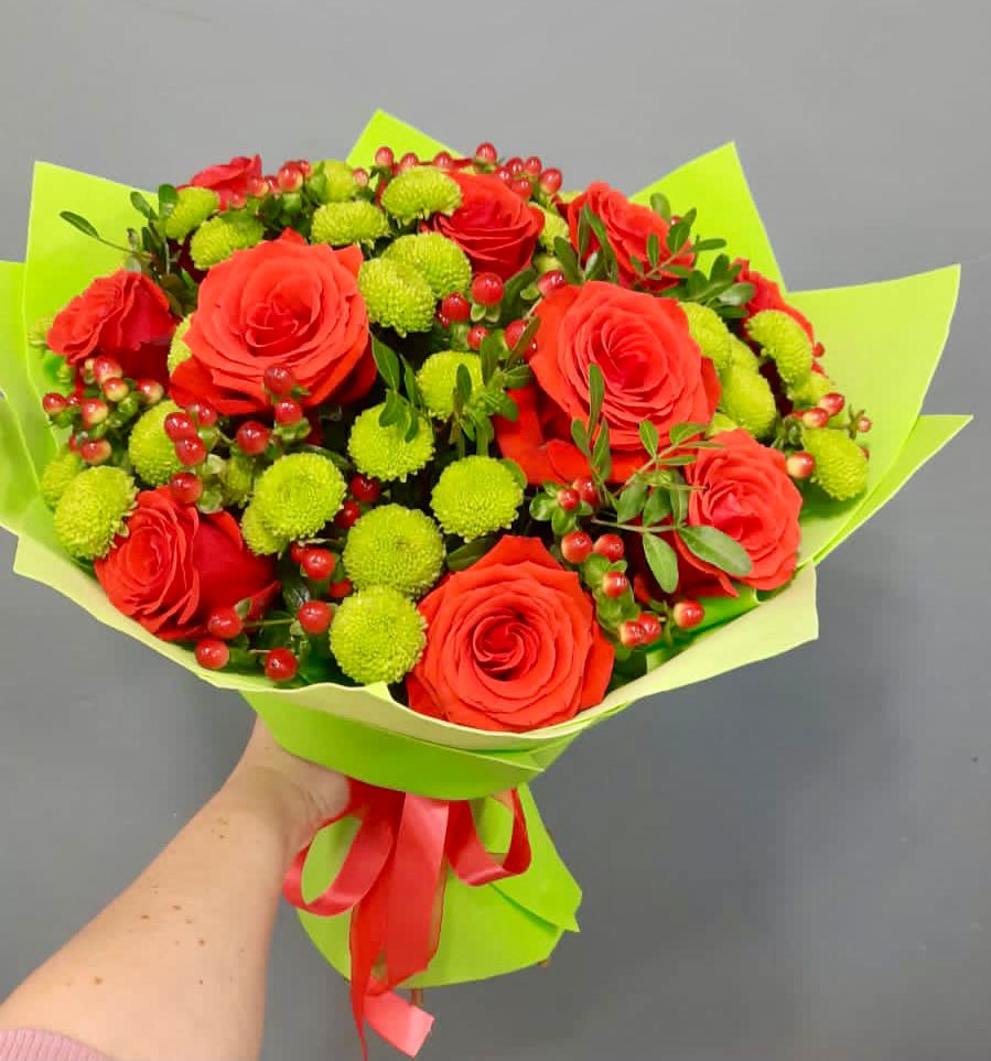 Букет цветов из: Хризантемы и Розы в Энеме