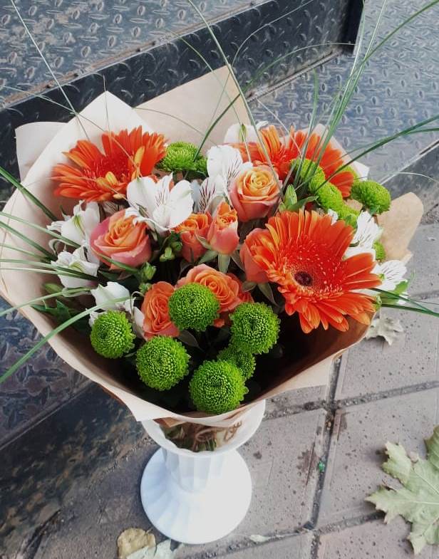 Букет цветов из: Герберы, Хризантемы, Альстромерии и Розы в Энеме