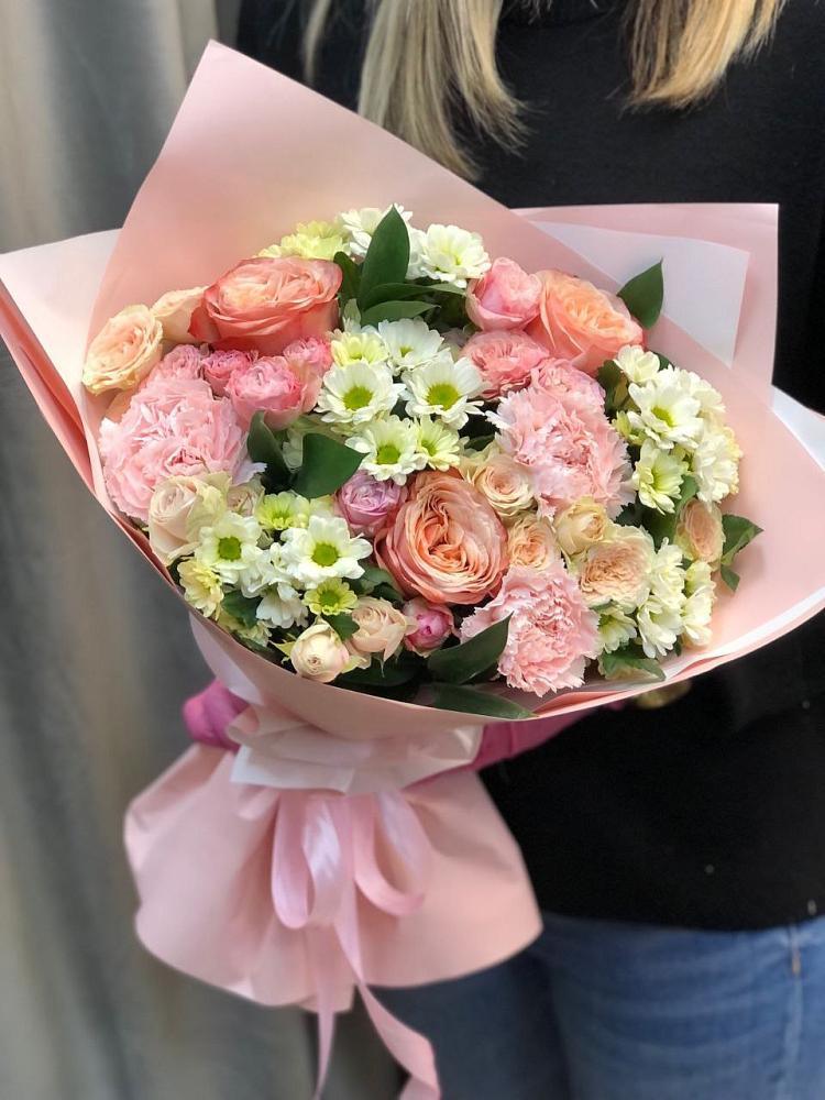 Букет цветов из: Гвоздики, Розы и Хризантемы в Энеме