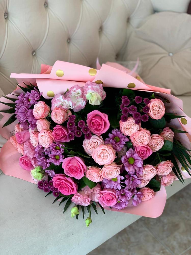 Букет цветов из: Хризантемы, Розы и Лизиантусы в Энеме