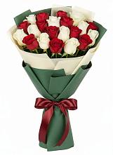 Букет Микс из красных и белых роз в Энеме