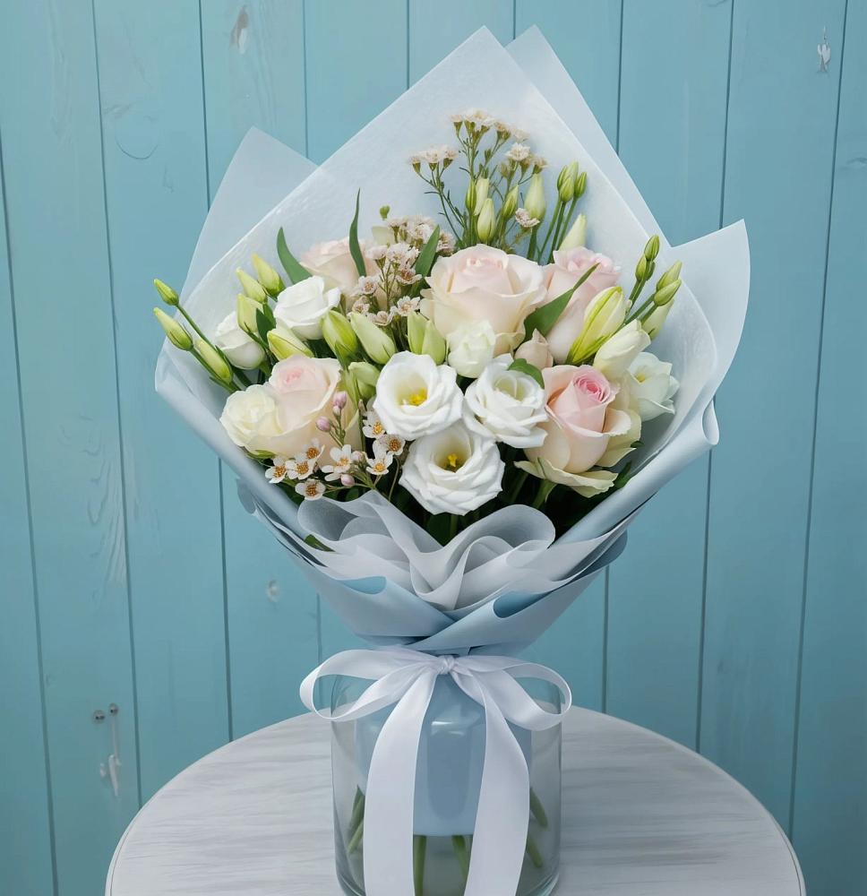 Букет цветов из: Розы и Лизиантусы в Энеме