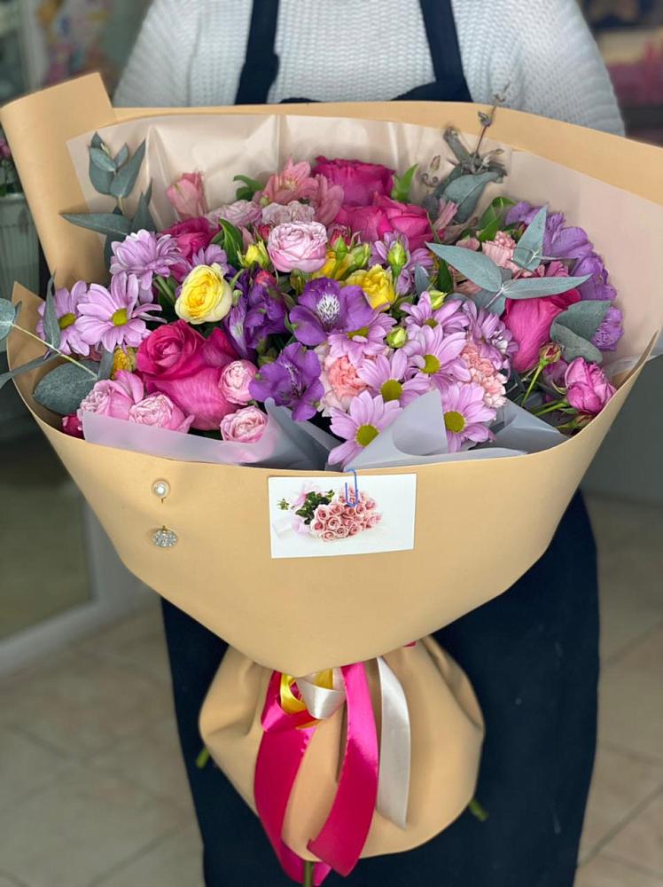 Букет цветов из: Хризантемы, Гвоздики и Альстромерии в Энеме