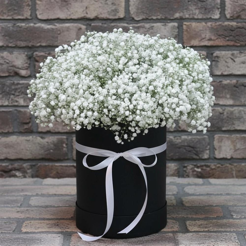 Цветочная композиция из Гипсофила в шляпной коробке в Энеме