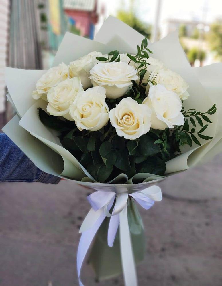 Букет Белые розы Проуд в Энеме