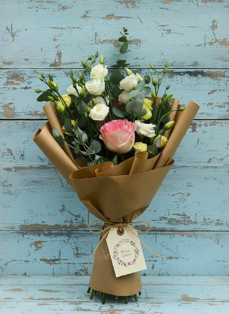 Букет цветов из: Розы и Лизиантусы в Энеме