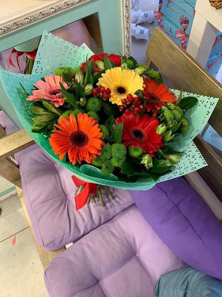 Букет цветов из: Герберы, Хризантемы и Альстромерии в Энеме