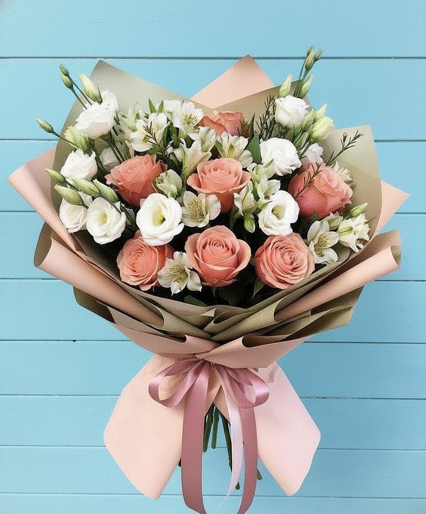 Букет цветов из: Розы, Альстромерии и Лизиантусы в Энеме