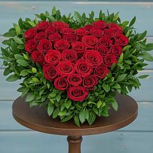 Цветочная композиция из Розы в виде сердца в Энеме