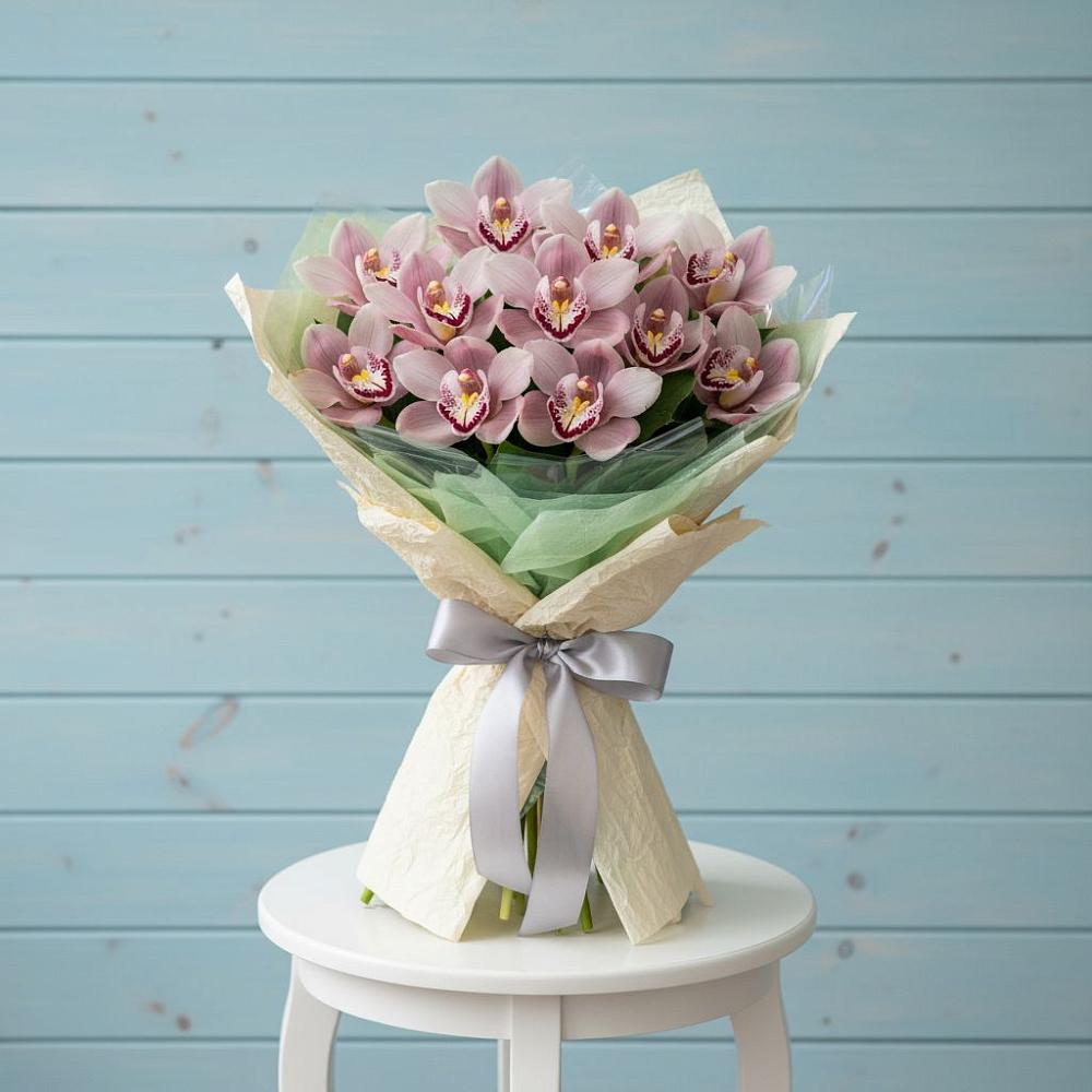 Букет цветов из: Орхидеи и Розы в Энеме