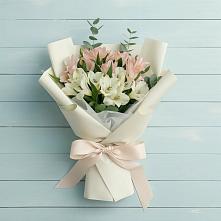 Букет цветов из:  Альстромерии в Энеме