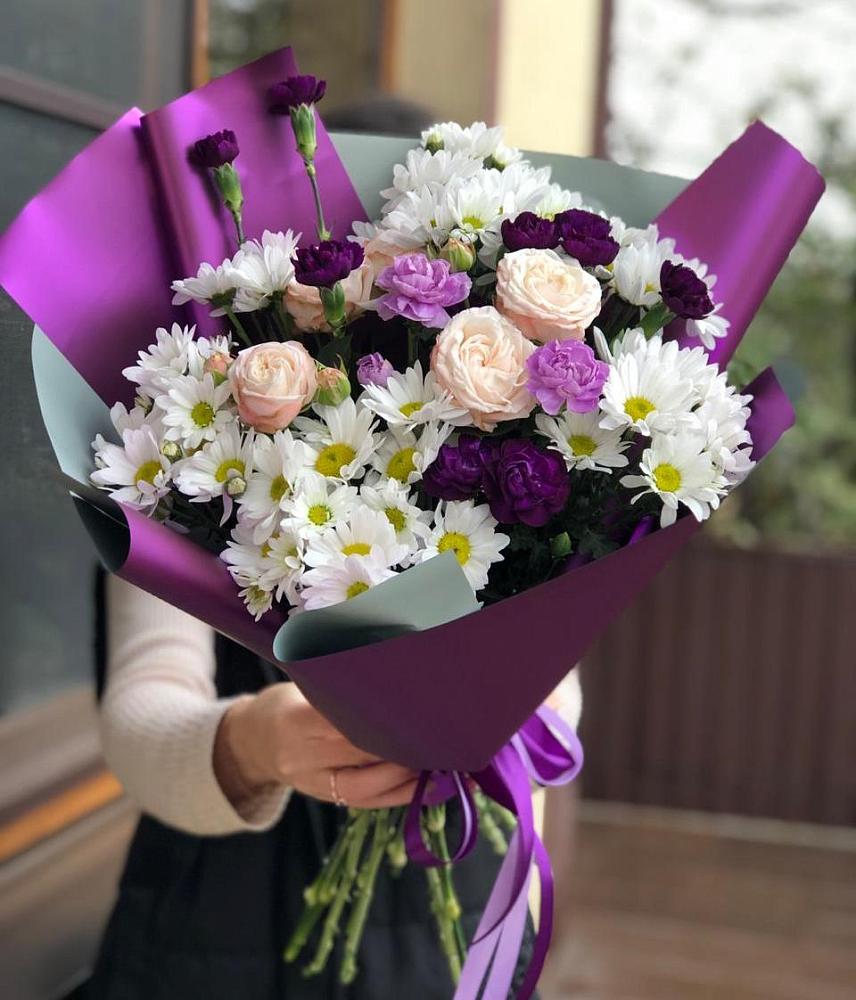 Букет цветов из: Хризантемы, Гвоздики и Розы в Энеме