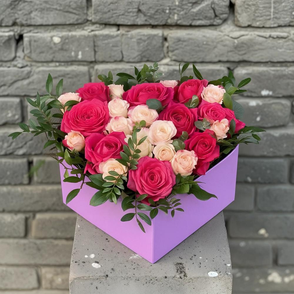 Цветочная композиция из Розы в коробке в Энеме