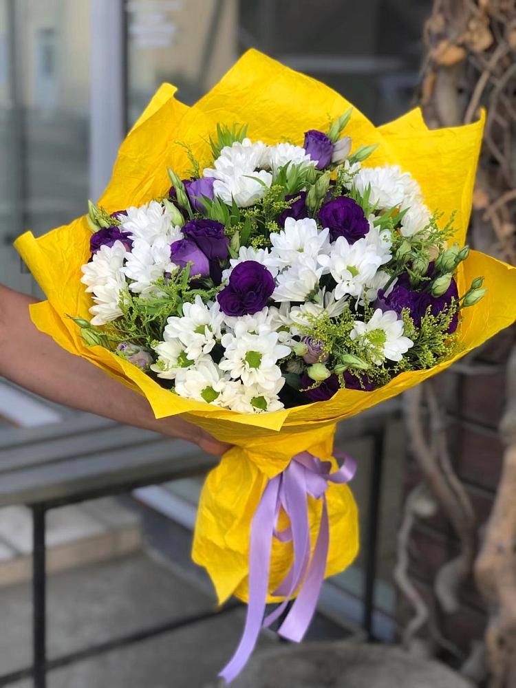 Букет цветов из: Ирисы, Хризантемы и Ромашки в Энеме