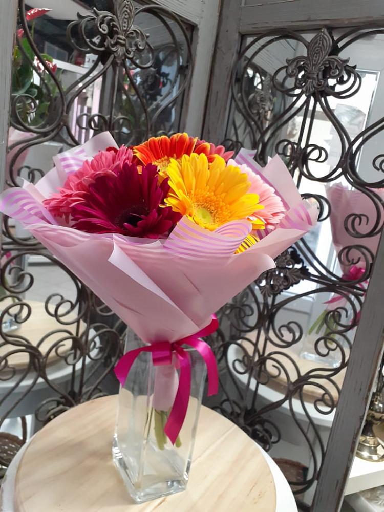 Букет цветов из: Герберы в Энеме