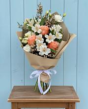 Букет цветов из:  Альстромерии, Лизиантусы, Розы и Хризантемы в Энеме