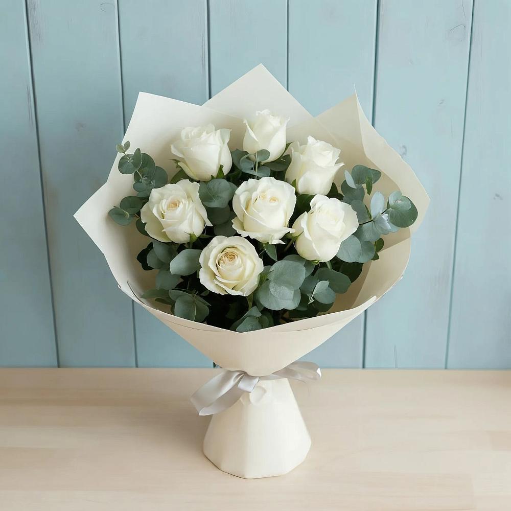 Букет Белые розы в Эвкалипте в Энеме