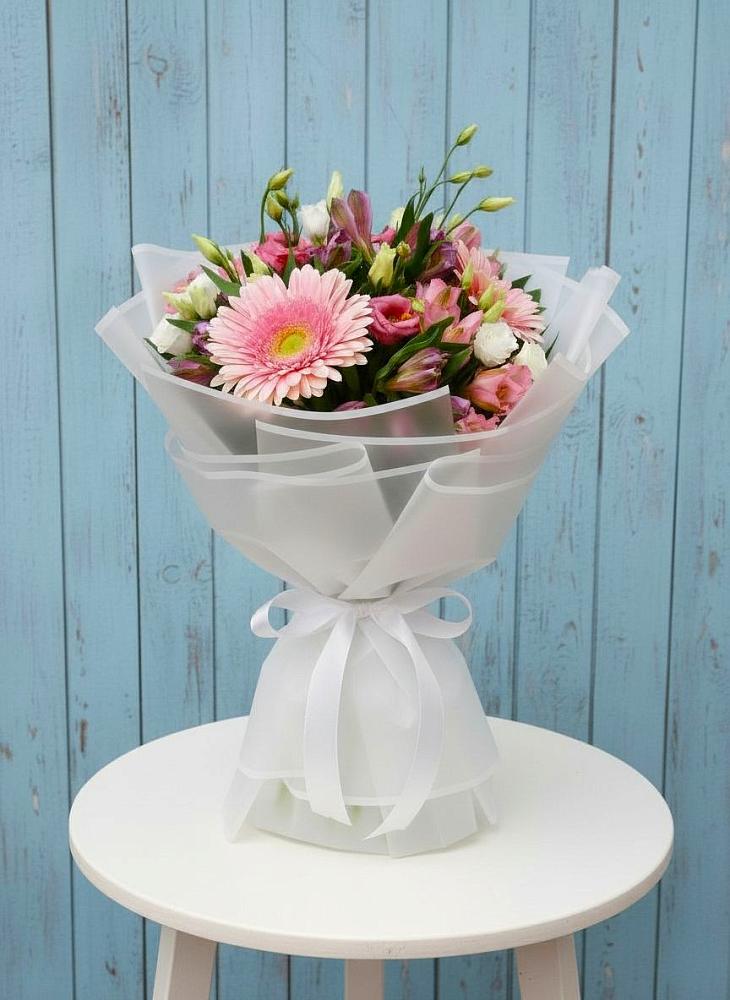 Букет цветов из: Герберы, Альстромерии и Лизиантусы в Энеме