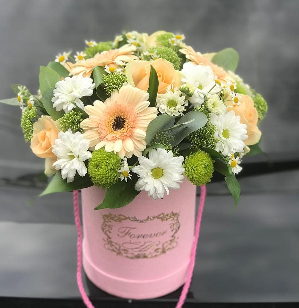 Цветочная композиция из Розы, Герберы и Хризантемы в шляпной коробке в Энеме