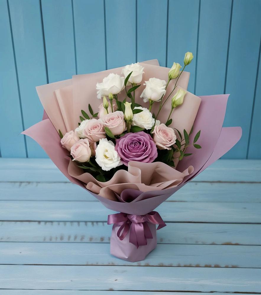 Букет цветов из: Розы и Лизиантусы в Энеме